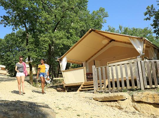 מלון Crayssac Camping Les Reflets Du Quercy מראה חיצוני תמונה