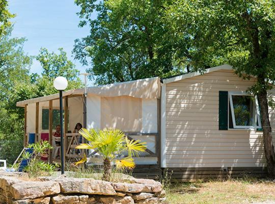 מלון Crayssac Camping Les Reflets Du Quercy מראה חיצוני תמונה