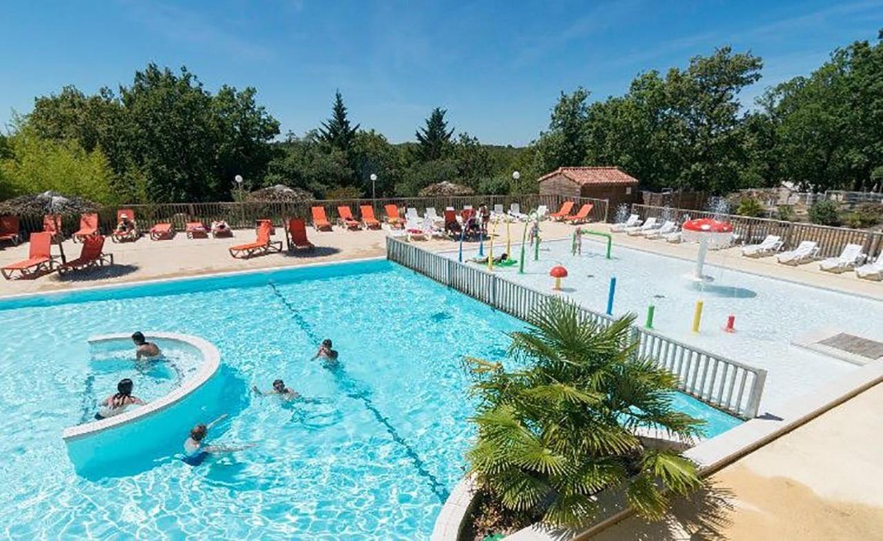 מלון Crayssac Camping Les Reflets Du Quercy מראה חיצוני תמונה