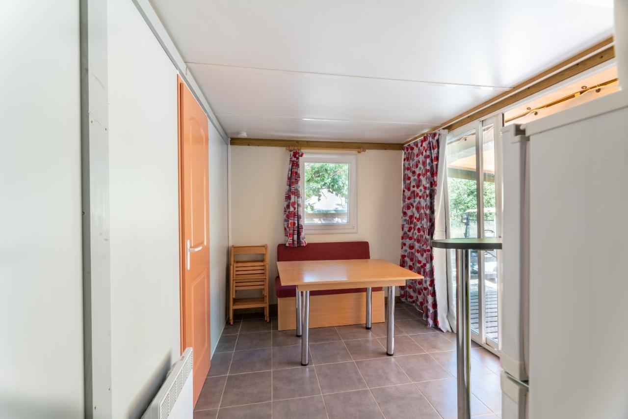 מלון Crayssac Camping Les Reflets Du Quercy מראה חיצוני תמונה